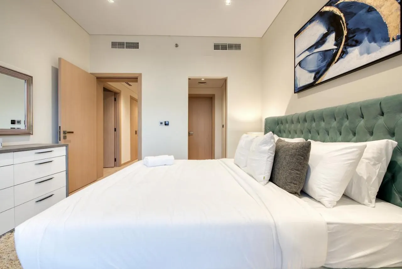 Rh- A Stylish Home Away From Home, Spacious 02 Bedroom Near Dubai Mall Apartment