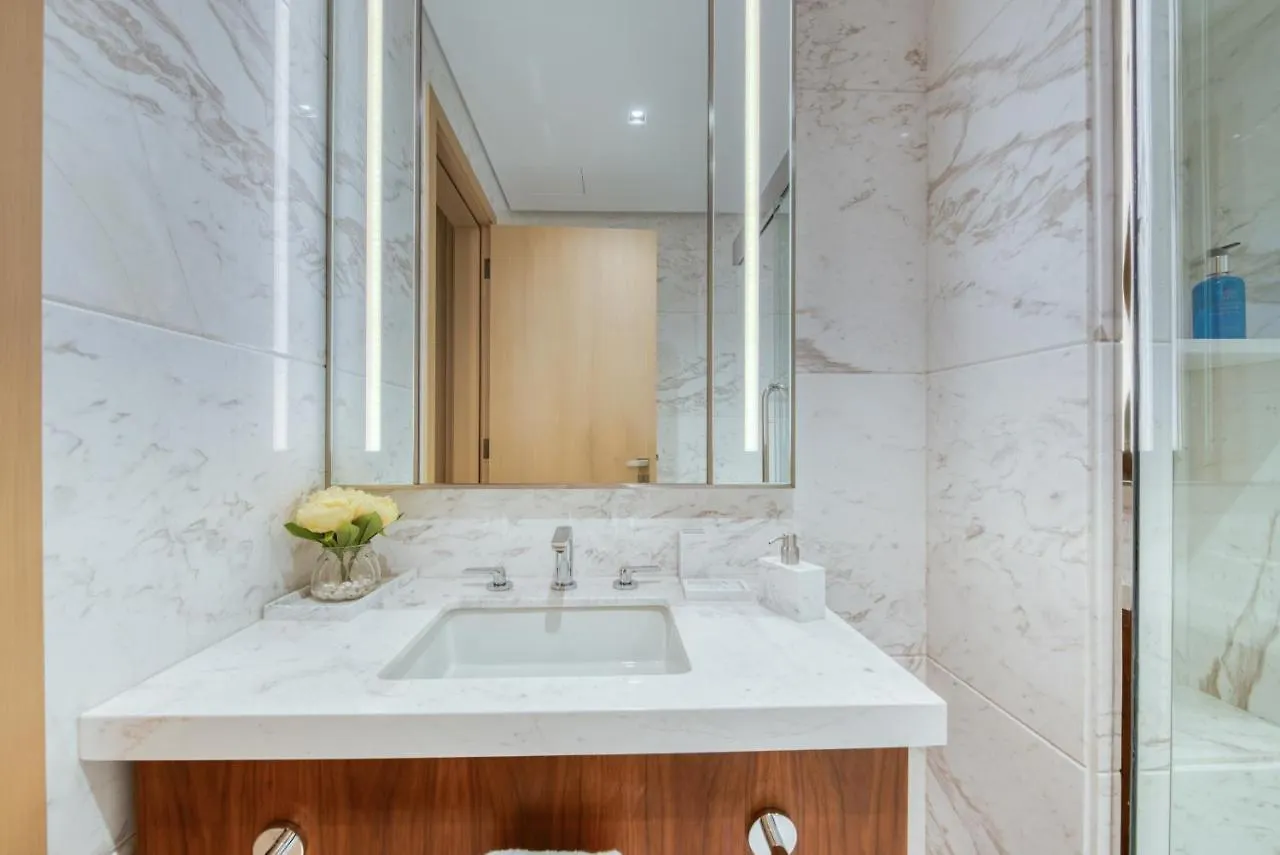 Rh- A Stylish Home Away From Home, Spacious 02 Bedroom Near Dubai Mall